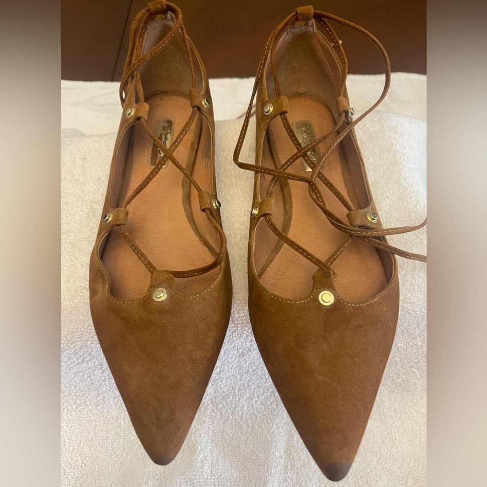 Halogen Pointy Toe Chili Flat. Lace up, 7.5